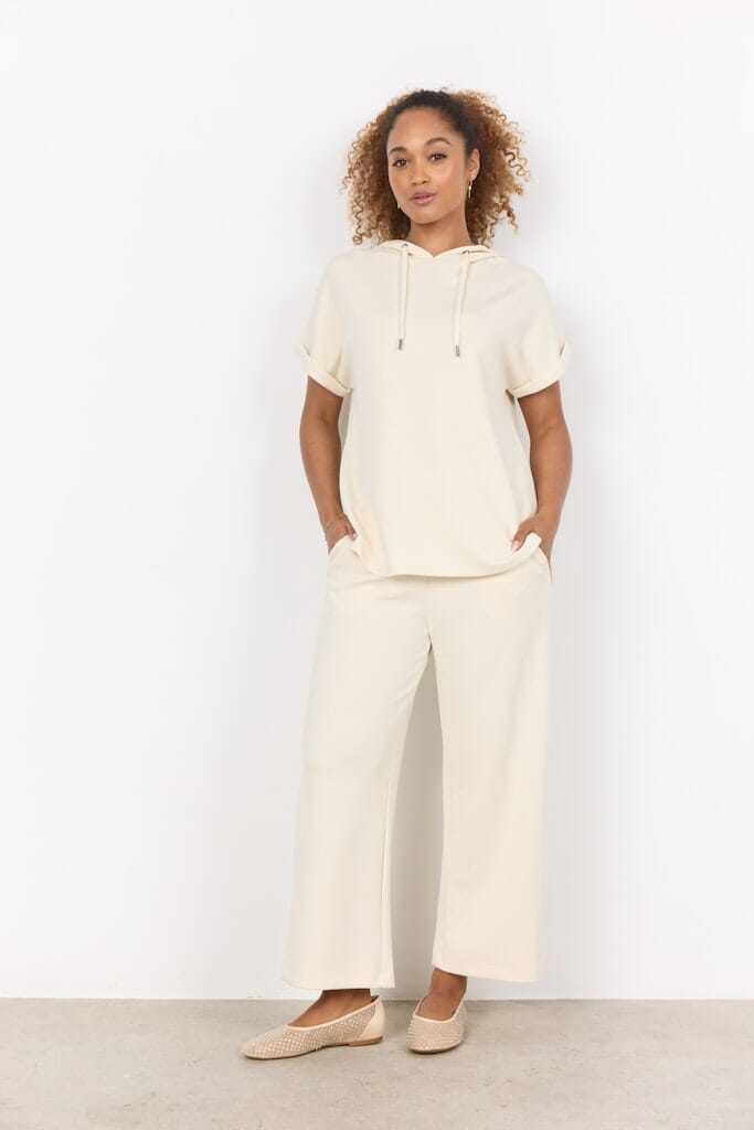 Banu Short Sleeve Sweatshirt in Cream Sweatshirt Soyaconcept