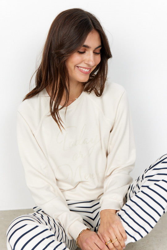 Banu Crew Neck Sweatshirt in Cream Sweatshirt Soyaconcept
