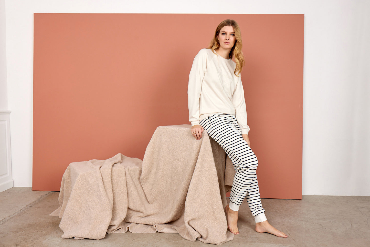 Banu Crew Neck Sweatshirt in Cream Sweatshirt Soyaconcept
