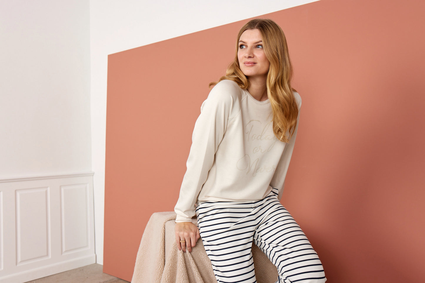 Banu Crew Neck Sweatshirt in Cream Sweatshirt Soyaconcept