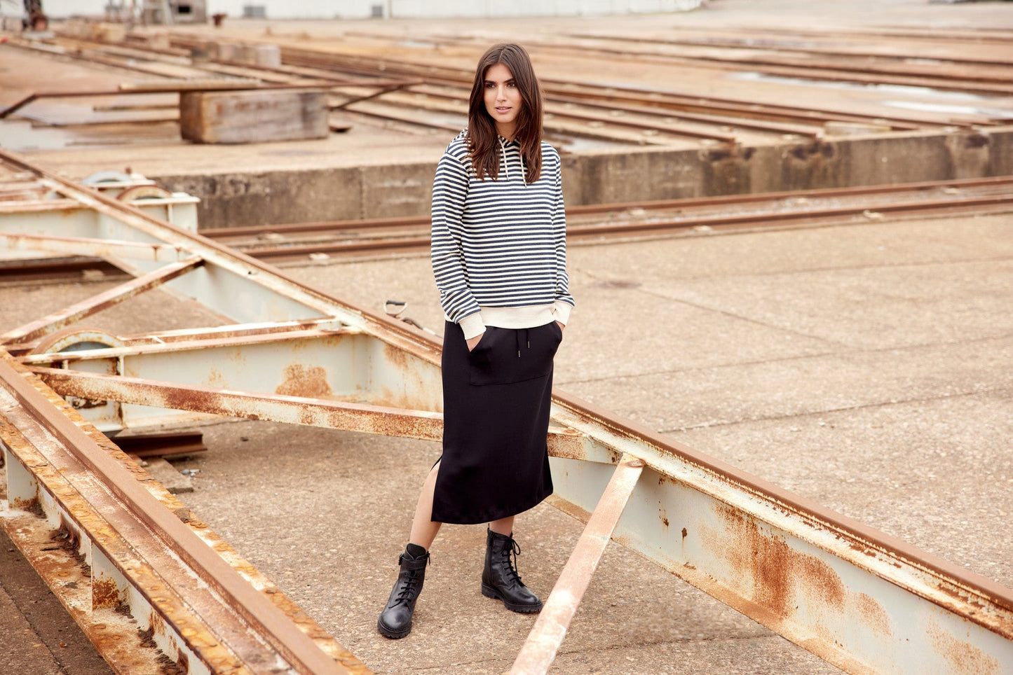 Banu Skirt in Black Skirt Soyaconcept