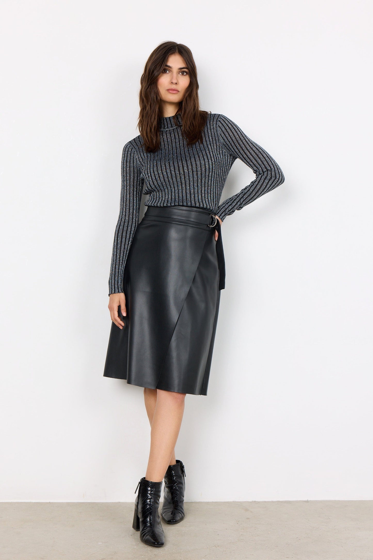 Beckie Skirt in Black Skirt Soyaconcept