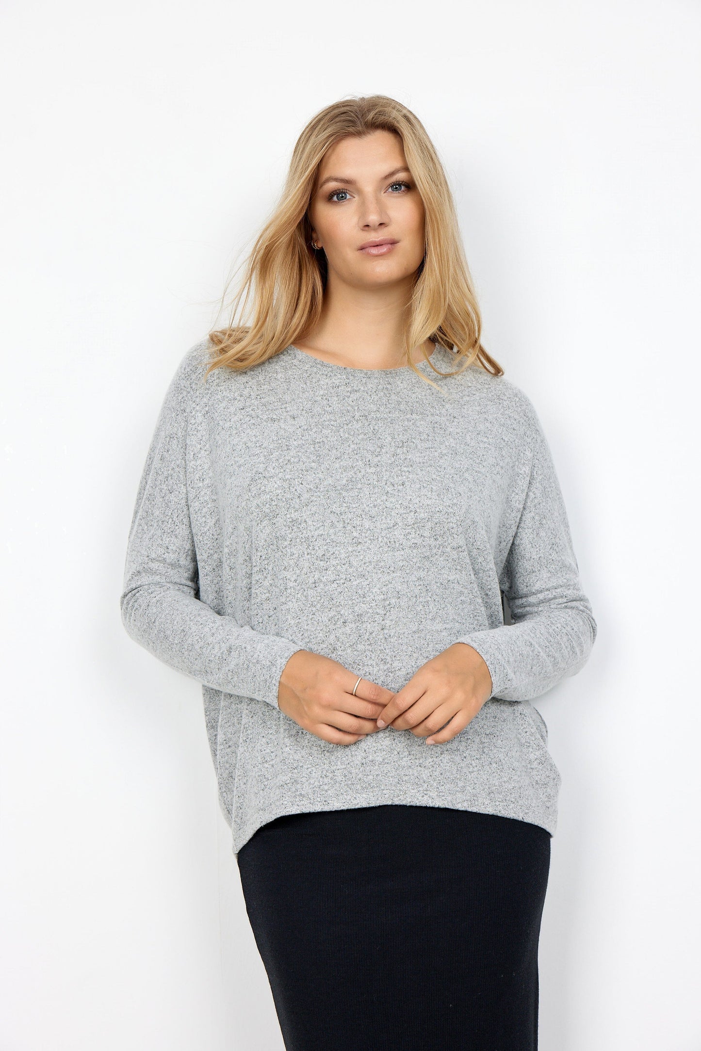 Biara Blouse in Grey Melange Blouse Soyaconcept