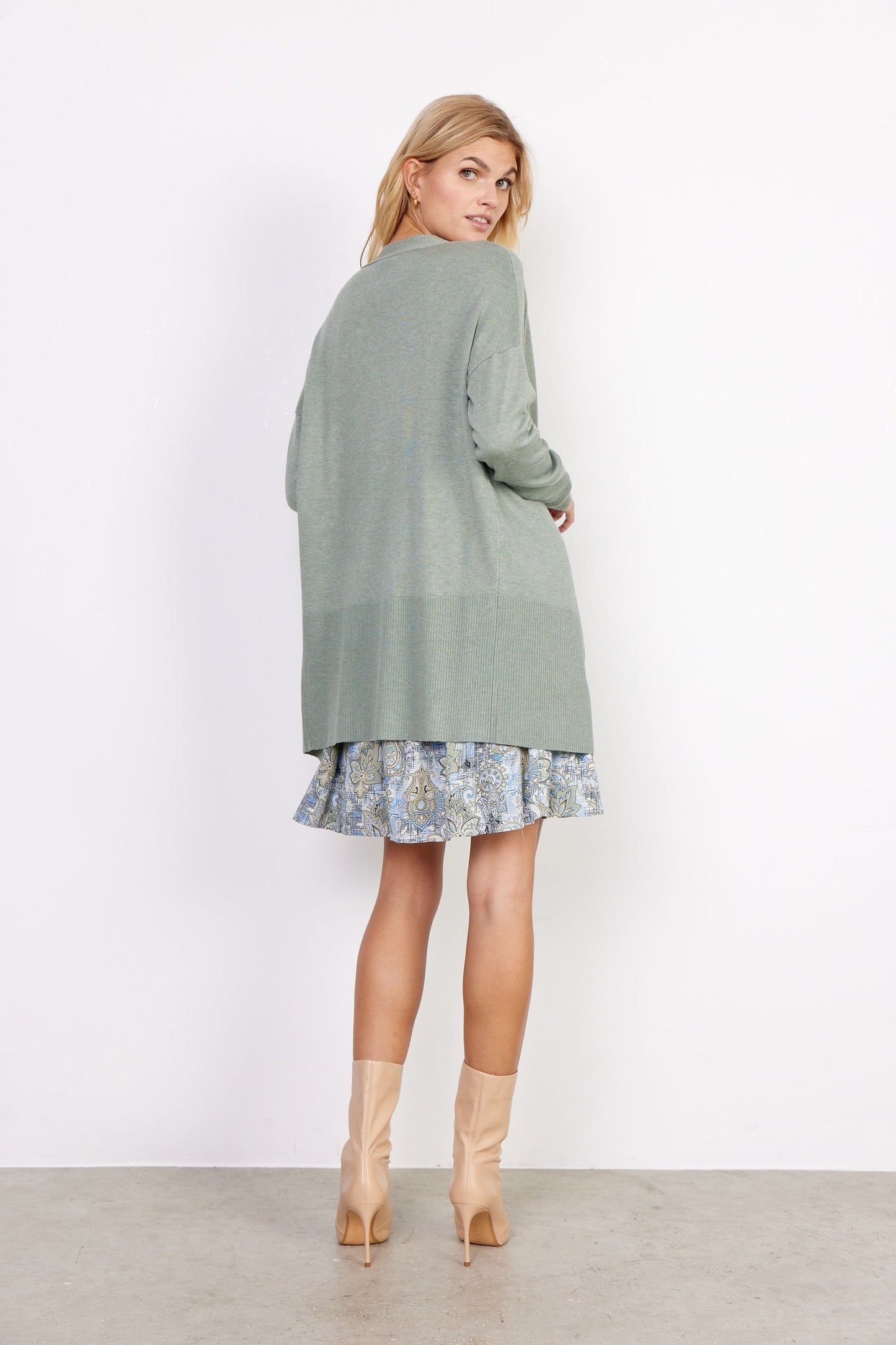Dollie Cardigan in Moss Green Melange Cardigan Soyaconcept
