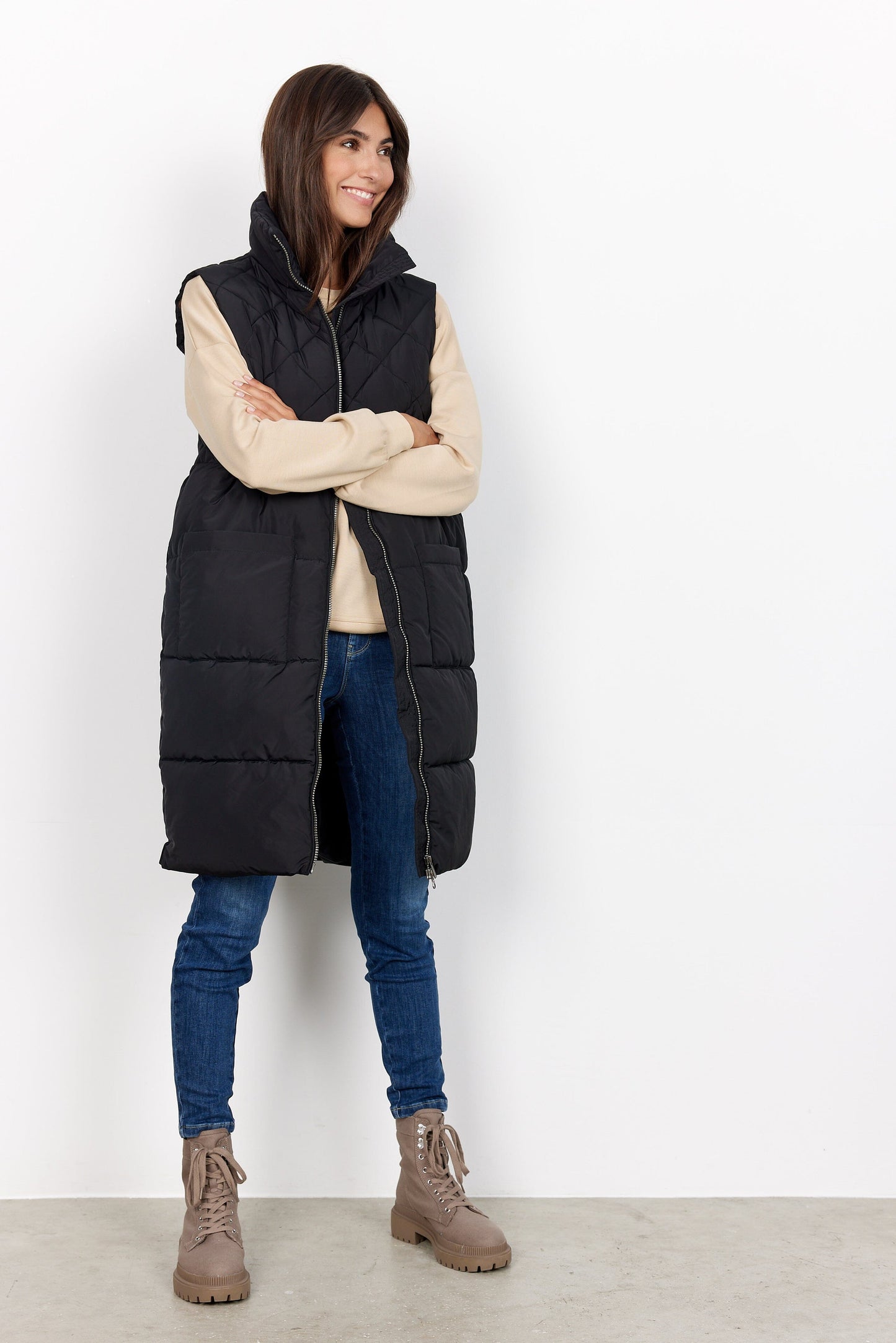 Nina Waistcoat in Black Coat Soyaconcept