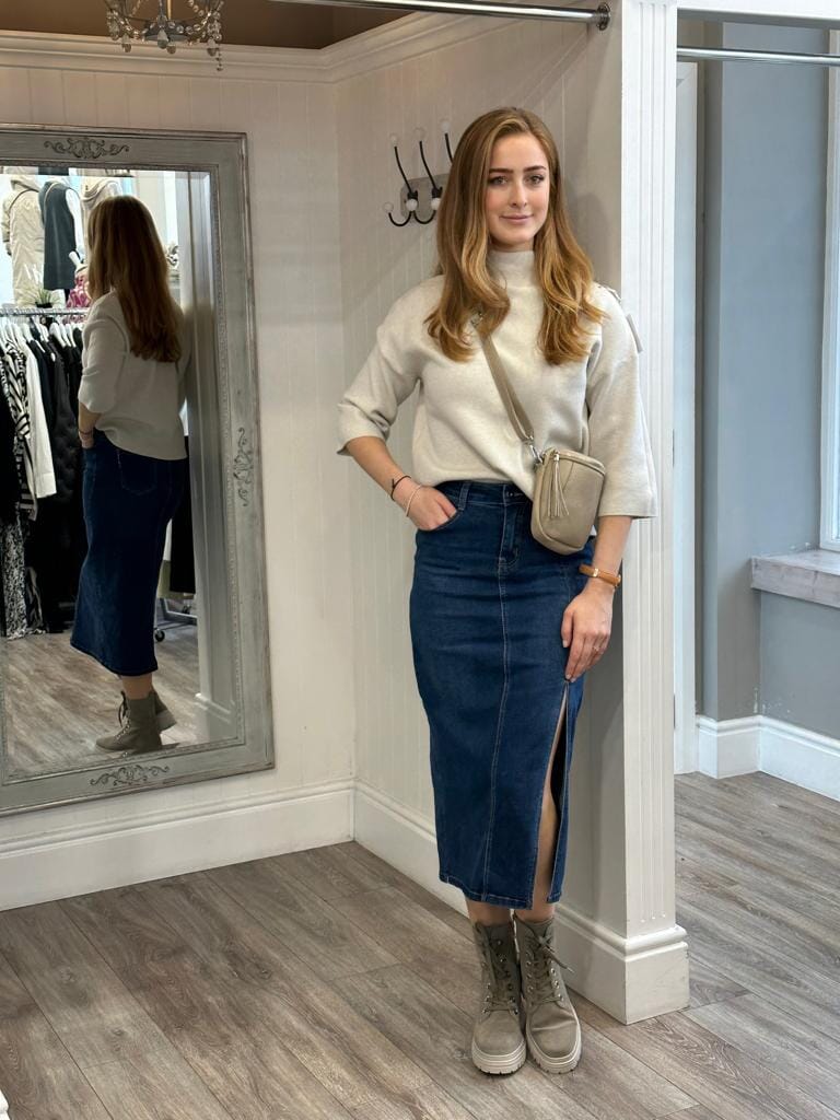 Turtle Neck Crop Sweater in Cream Knitwear MAS