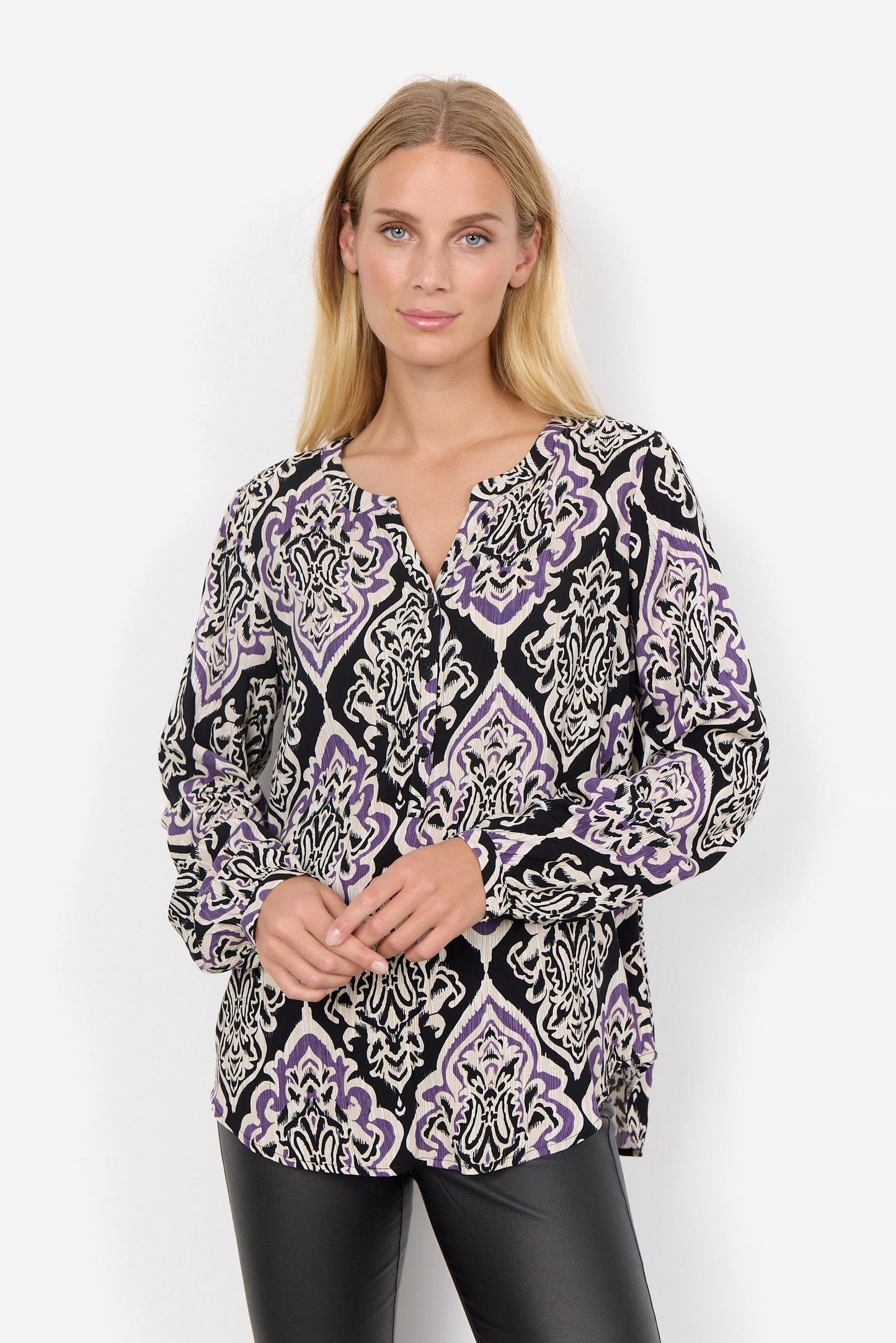 Vernia Blouse in Grape Blouse Soyaconcept