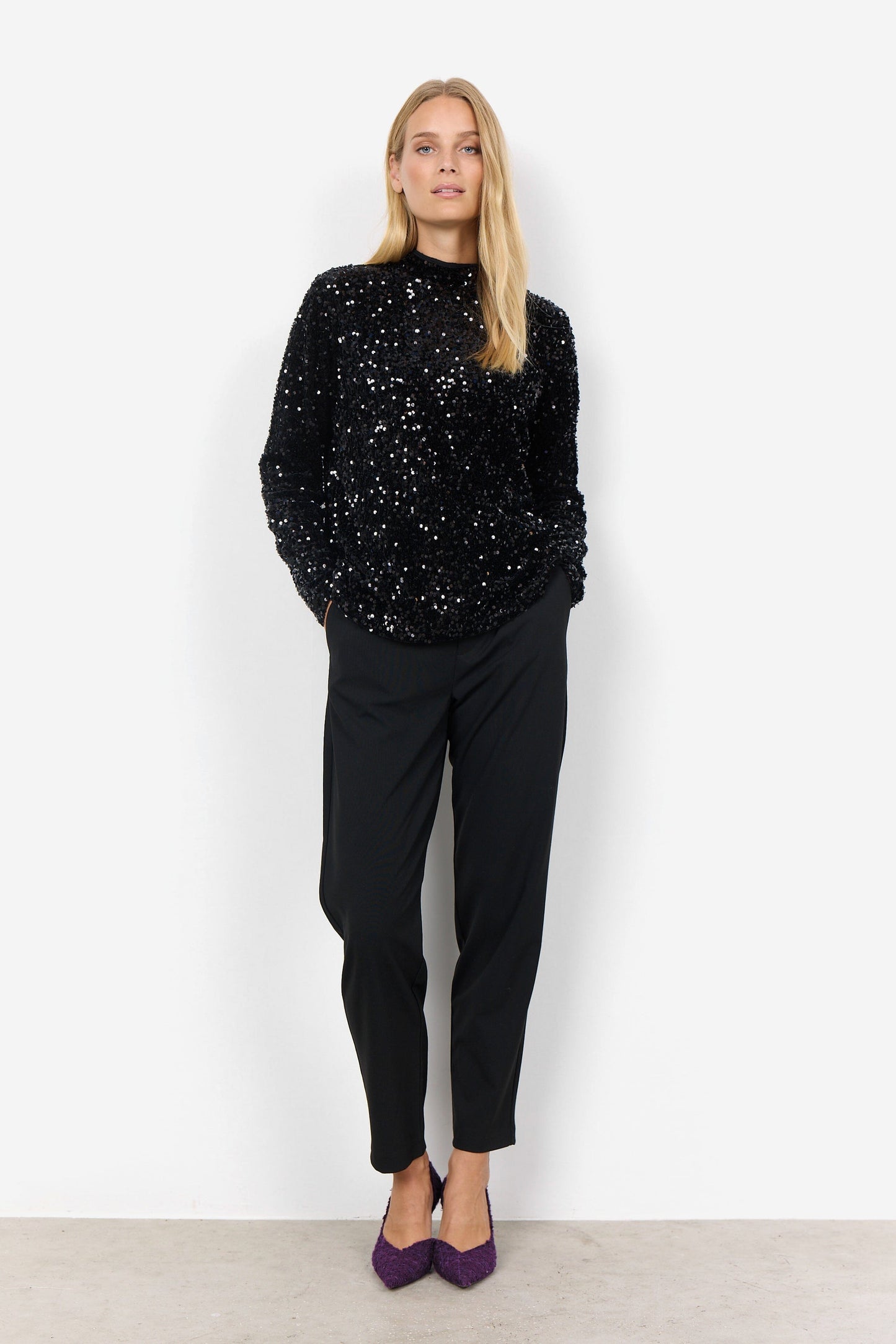 Vira Blouse in Black Blouse Soyaconcept