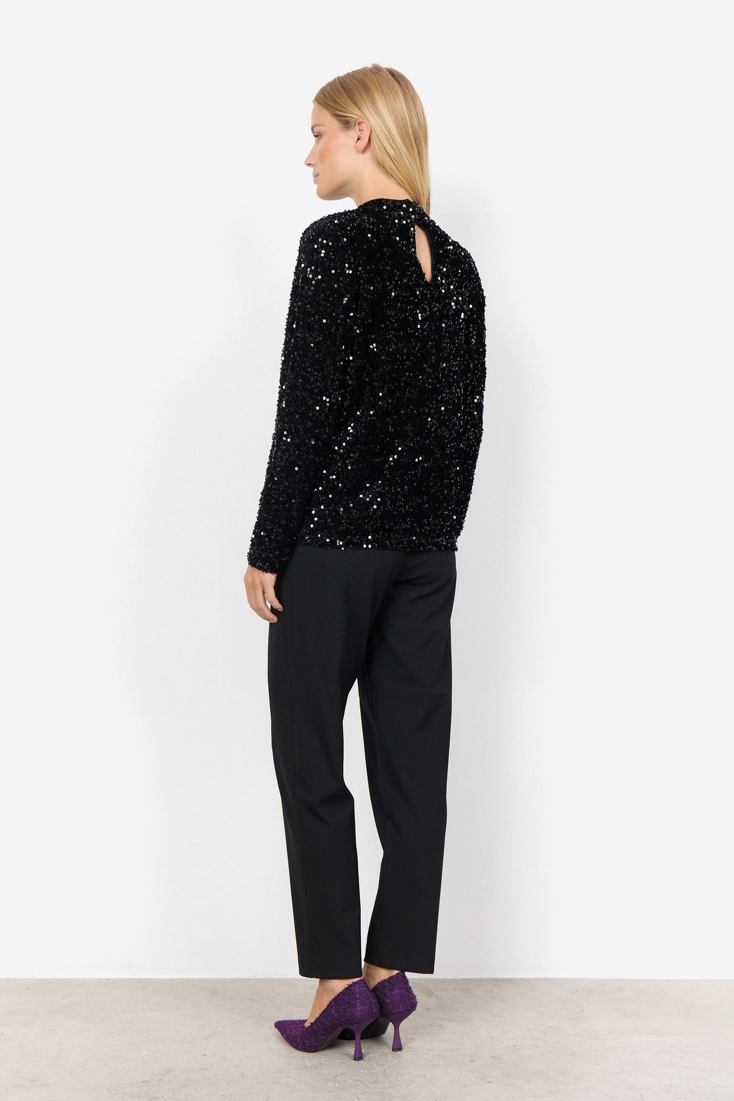 Vira Blouse in Black Blouse Soyaconcept