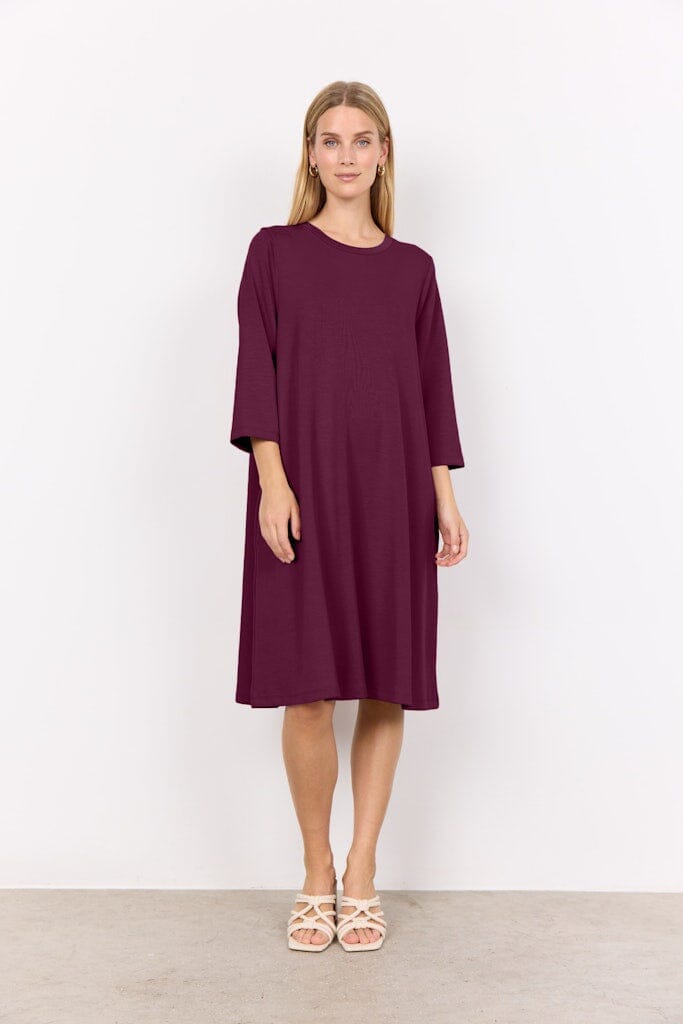 Banu Dress in Wine Dress Soyaconcept 