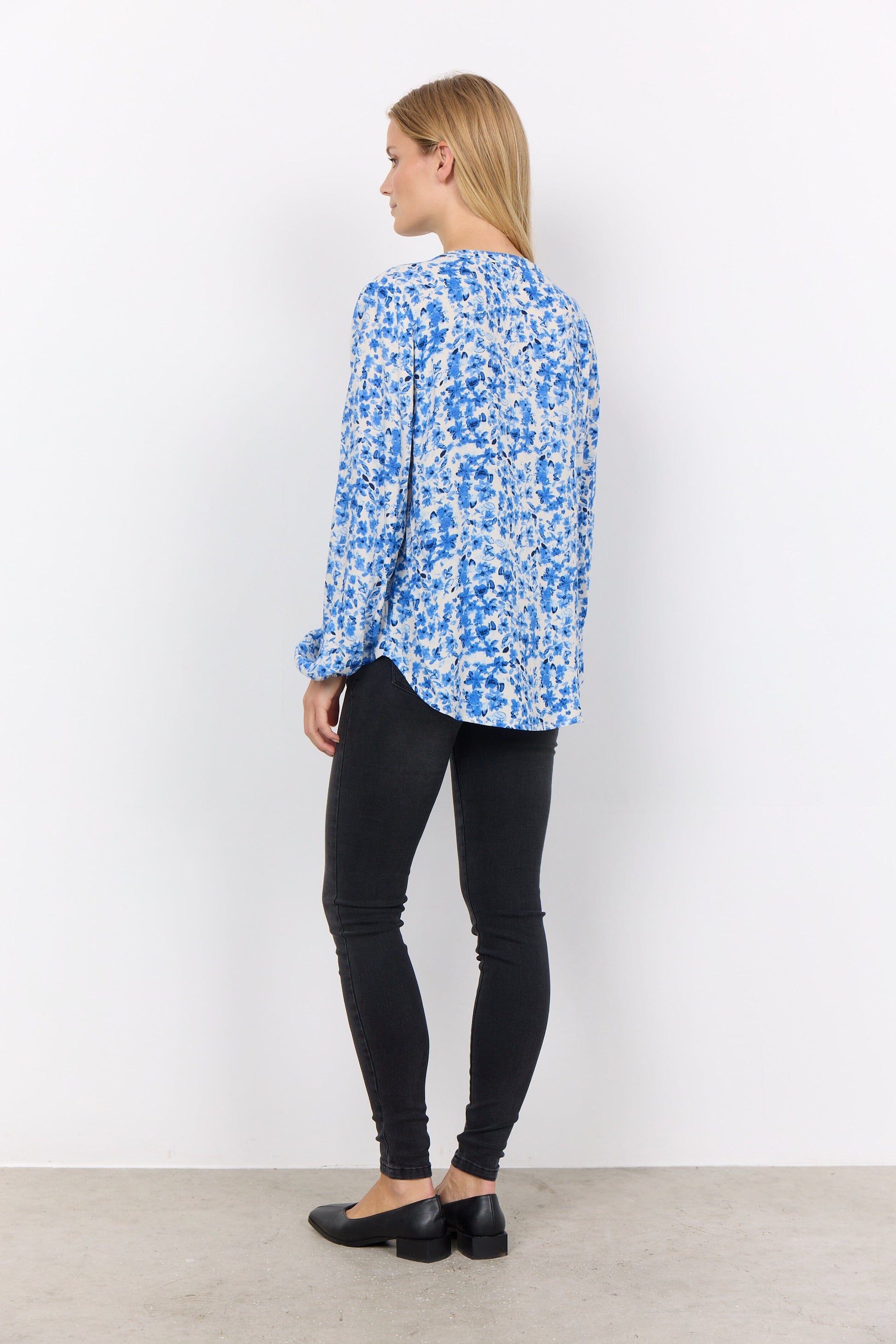 Doha Blouse in Crystal Blue Combi Blouse Soyaconcept 