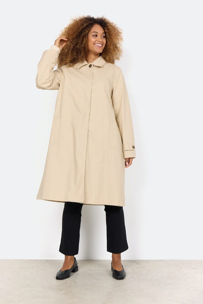 Lora Jacket in Sand Jacket Soyaconcept 