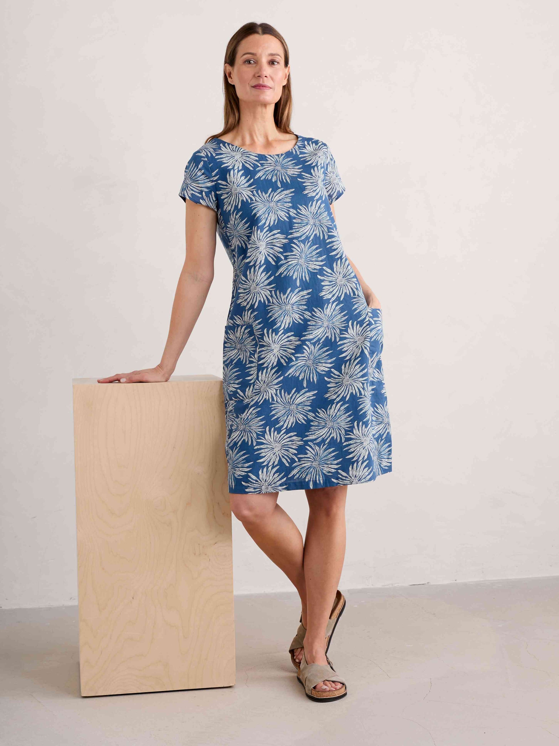 River Cove Dress in Sea Flower Dark Voyage Dress Seasalt 