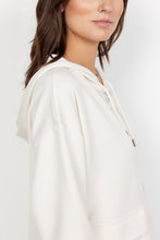 Load image into Gallery viewer, Banu Sweatshirt with Pockets in Cream Sweatshirt Soyaconcept 
