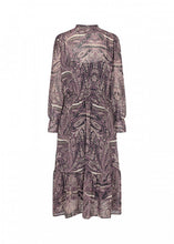 Load image into Gallery viewer, Belinde Midi Dress in Violet Mist Dress Soyaconcept 
