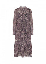 Load image into Gallery viewer, Belinde Midi Dress in Violet Mist Dress Soyaconcept 

