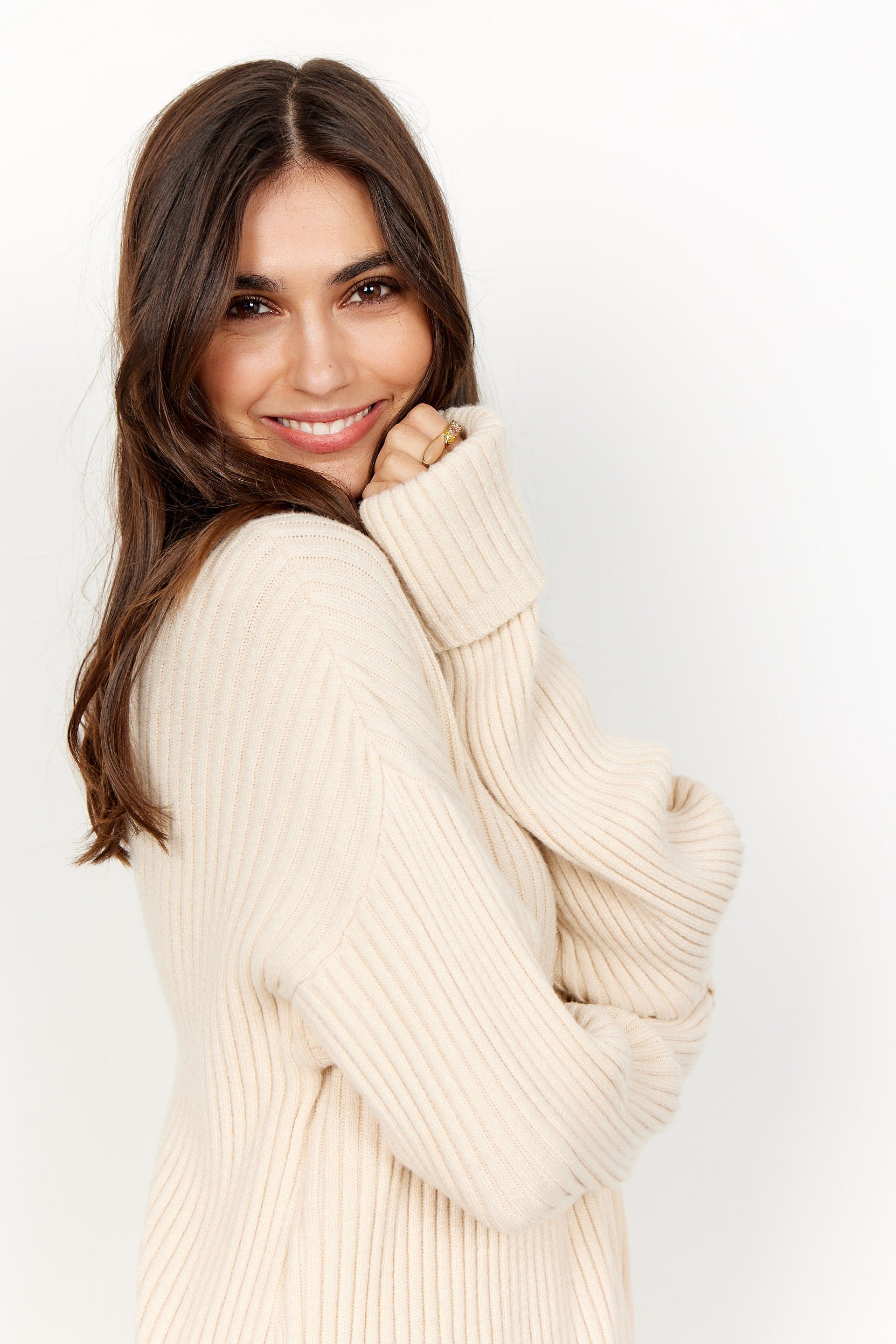 Blissa Turtle Neck Pullover in Cream Pullover Soyaconcept 