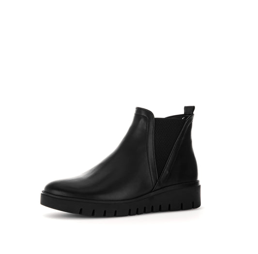Chelsea Leather Boots in Black Footwear Gabor 
