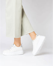 Load image into Gallery viewer, Dorita Flatform Sneaker in White Leather Sneaker Wonders 
