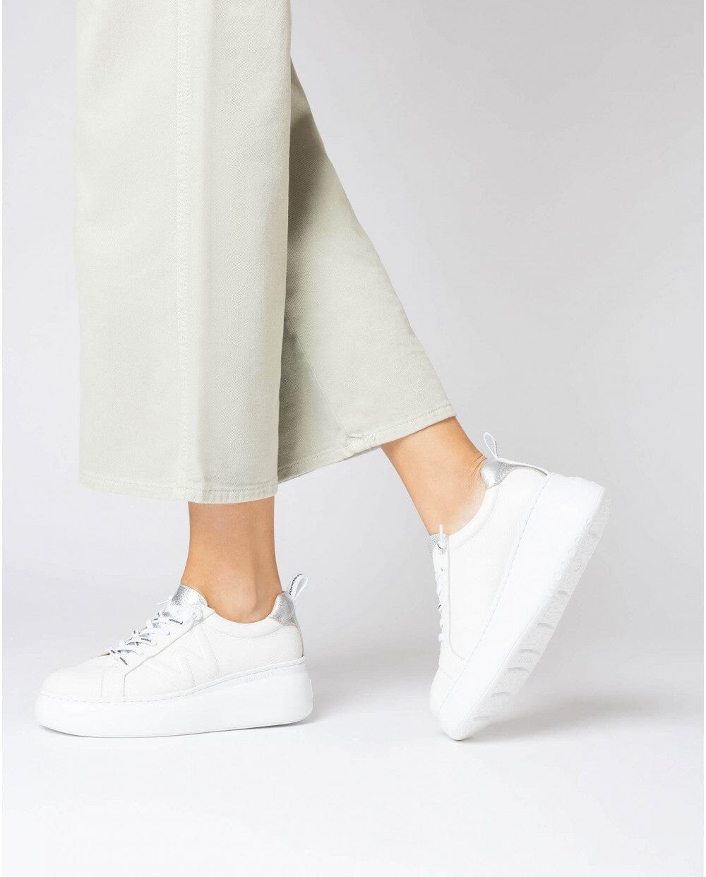 Dorita Flatform Sneaker in White Leather Sneaker Wonders 