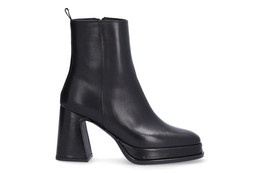 Idanna High Heel Leather Boot in Black Footwear ALPE 