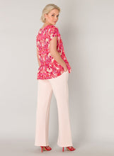 Load image into Gallery viewer, Ilionne Blouse in Coral Print Blouse Yest 
