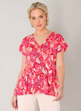 Load image into Gallery viewer, Ilionne Blouse in Coral Print Blouse Yest 
