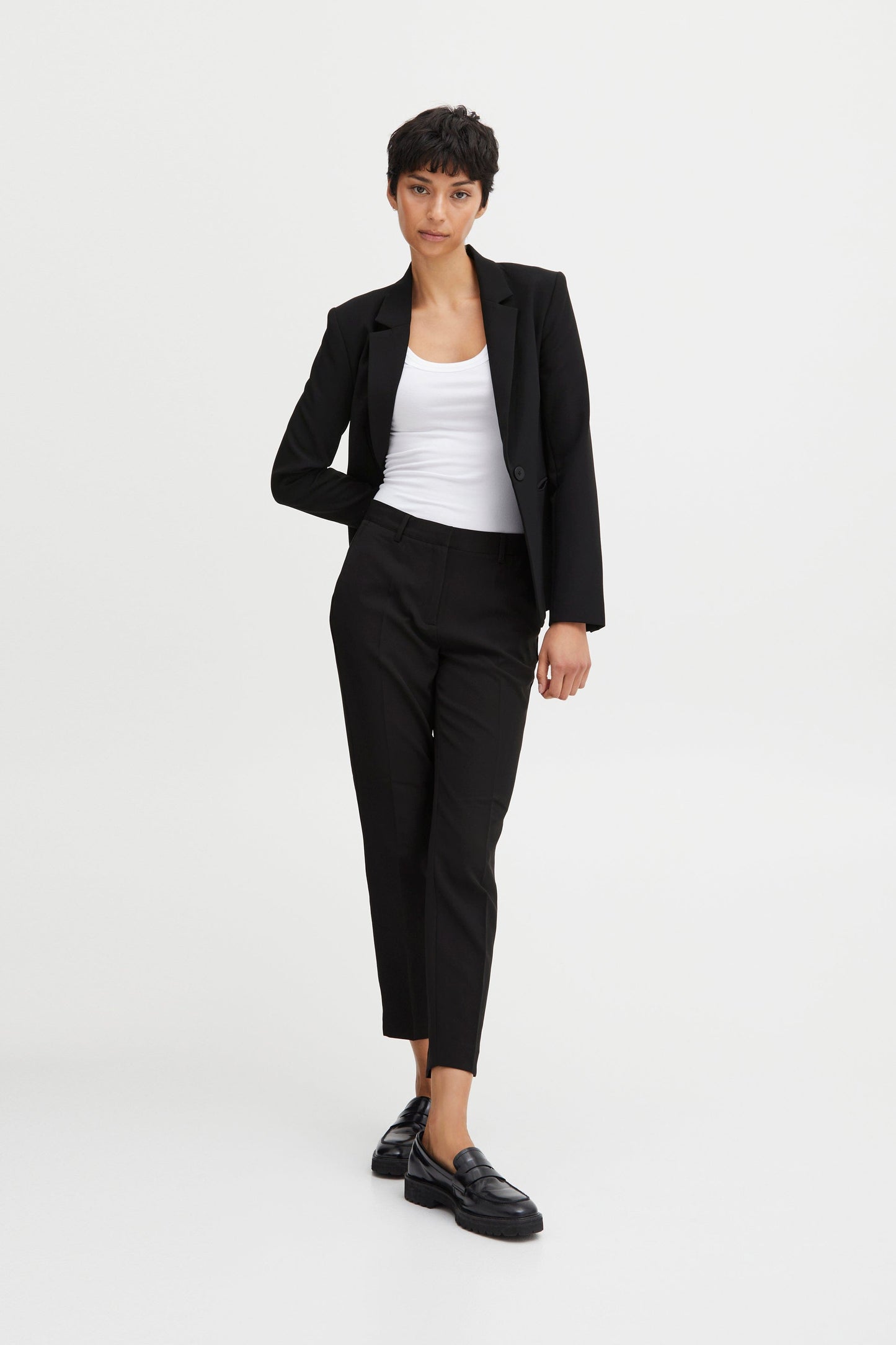 Lexi Blazer in Black Blazer Ichi 