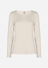 Load image into Gallery viewer, Marica Long Sleeve T-Shirt in Cream T-Shirt Soyaconcept 
