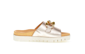 Metal Cervo Sandals in Gold Footwear Gabor 