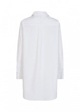 Load image into Gallery viewer, Netti Long Shirt in White 2022 Shirt Soyaconcept 
