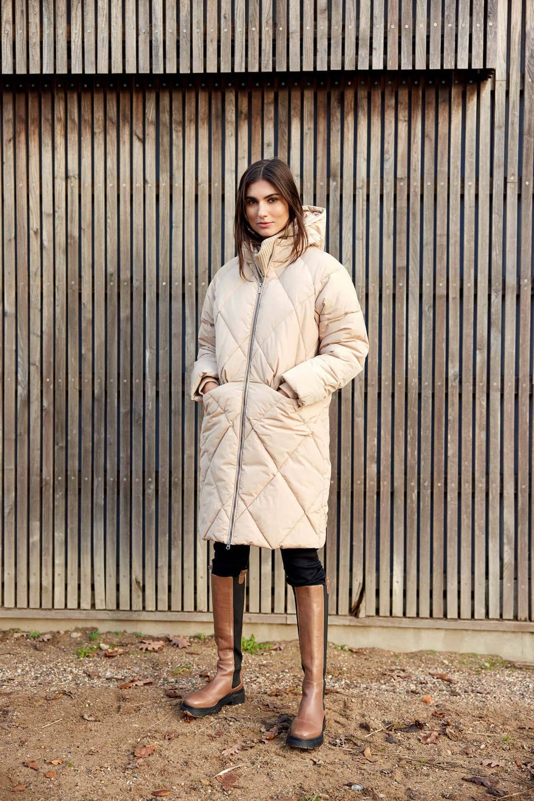 Nina Puff Jacket with Hood in Beige Coat Soyaconcept 