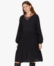Load image into Gallery viewer, Norina Shift Dress in Black Dress Masai 
