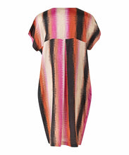 Load image into Gallery viewer, Odetto Short sleeve Dress in Tigerlily Dress Masai 
