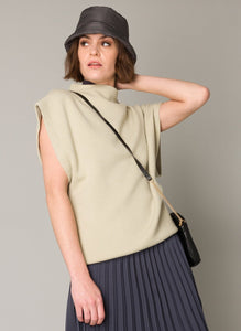 Pilar Top in Olive Green Top Yest 