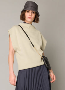 Pilar Top in Olive Green Top Yest 