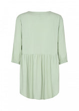 Load image into Gallery viewer, Radia Long Blouse in Frosty Green Blouse Soyaconcept 
