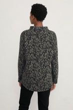 Load image into Gallery viewer, Shore Sighting Long Sleeve Top in Black Top Seasalt 
