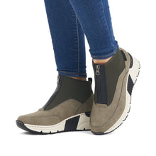 Load image into Gallery viewer, Wedge Suede boot with Zipper Footwear Rieker 
