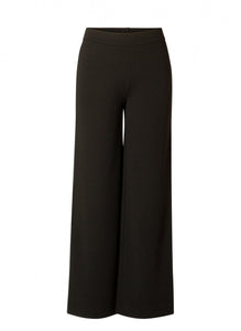 Yarah Essential Flare Trouser in Black Trousers Yest 